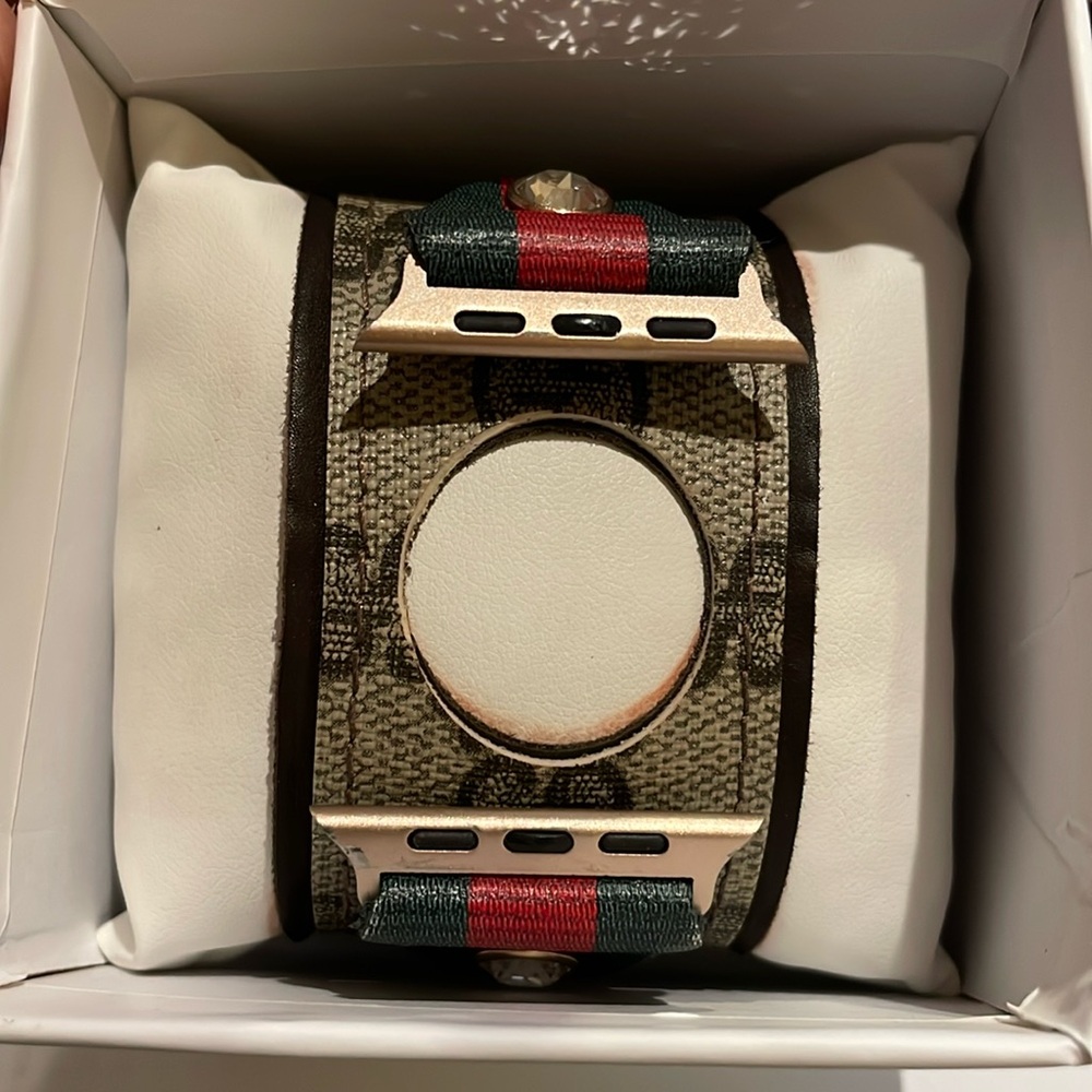 Apple watch band for 42/44mm. Up cycled Gucci. Size small.